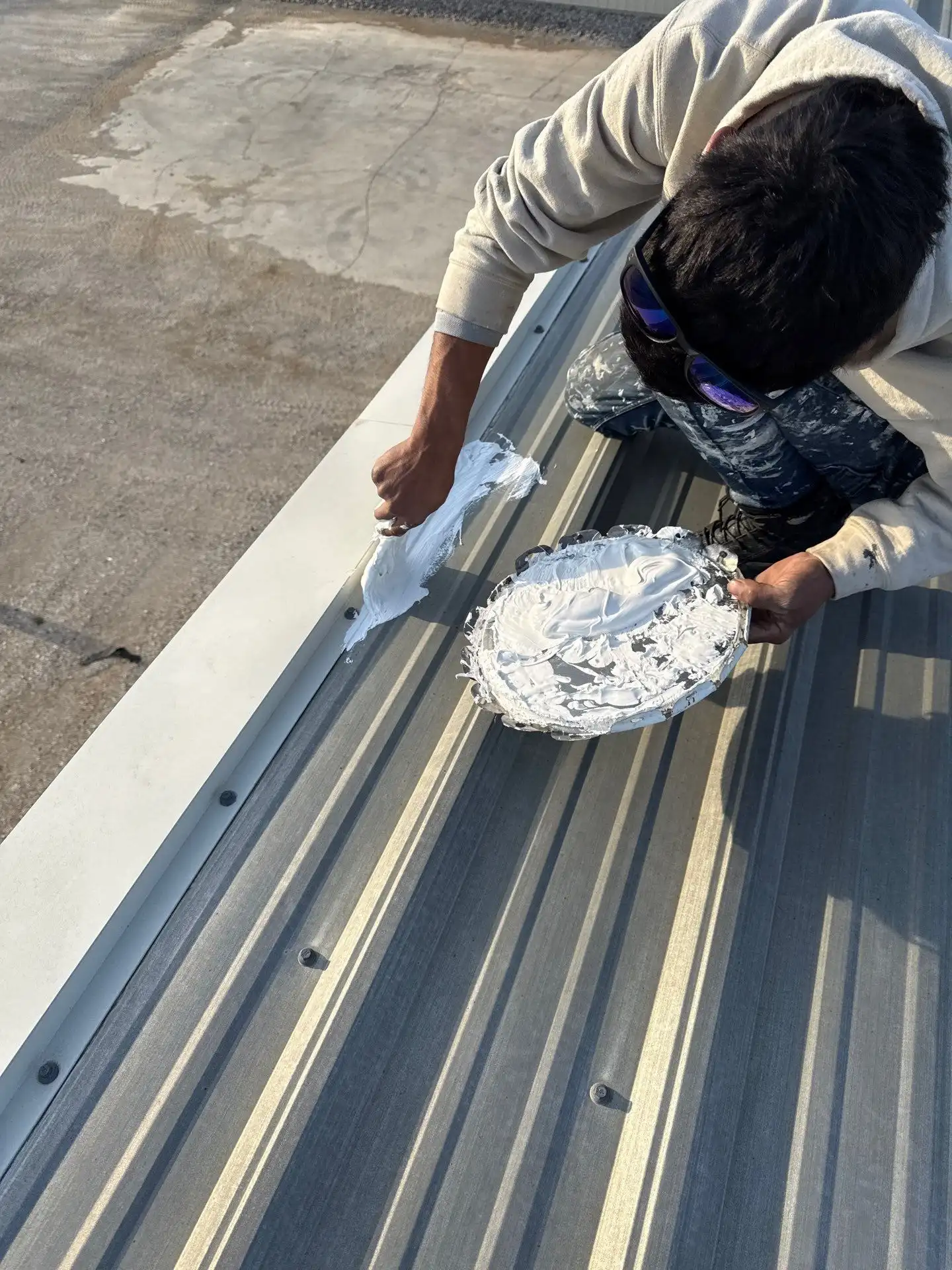 Are Metal Roofs Good for Snow in Saddle Creek?